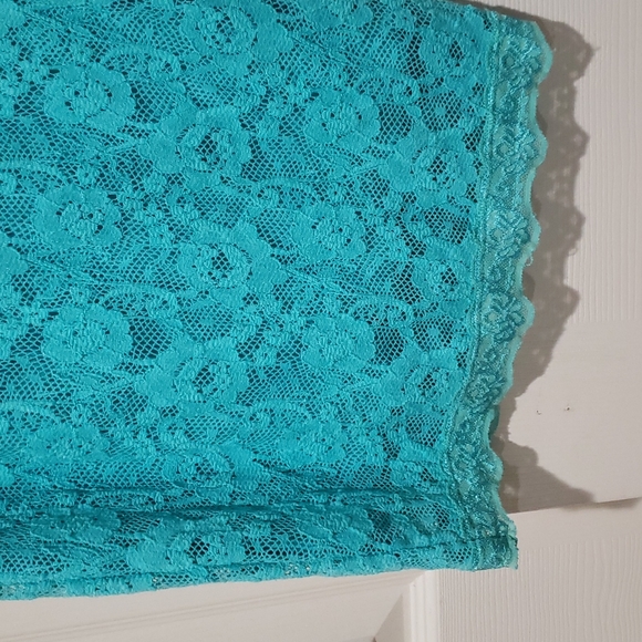 Blue lace knee-length dress - Picture 6 of 7